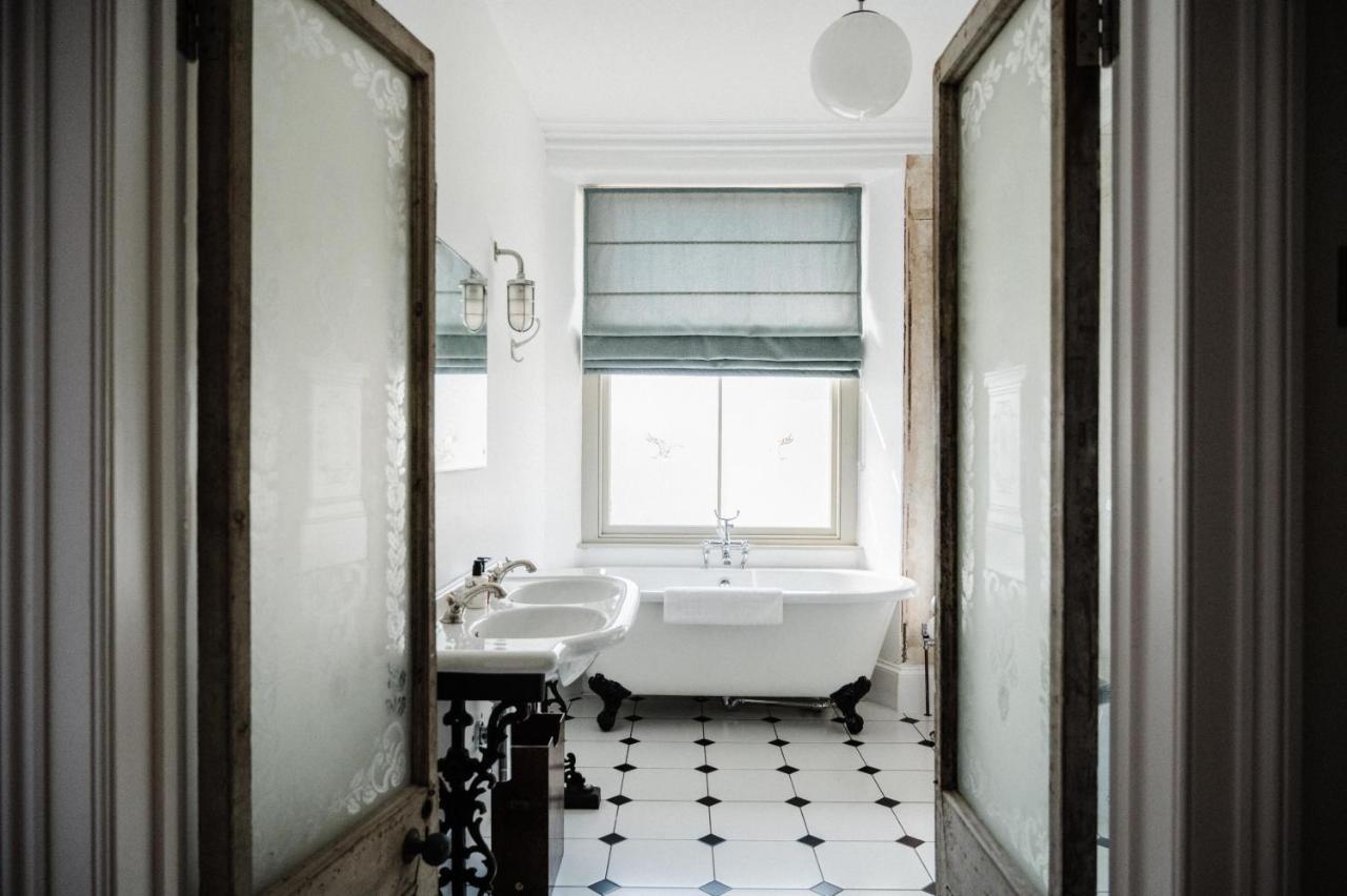 The Crooked Swan Hotel ครูเคิร์น ภายนอก รูปภาพ